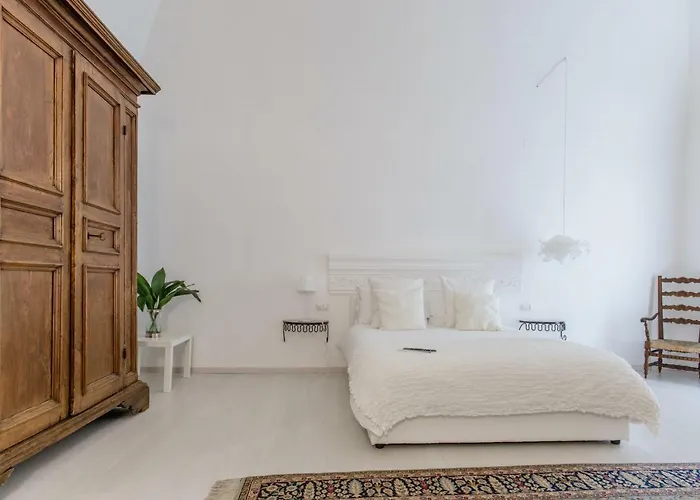 Palazzo Venusio 4* Neapel