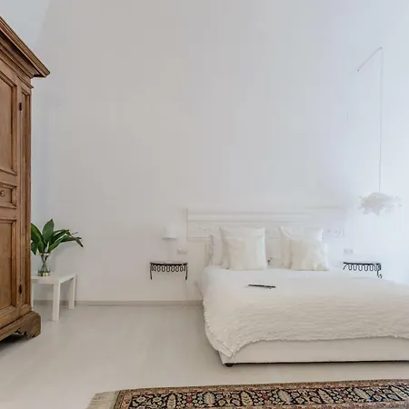 Palazzo Venusio 4* Nápoly