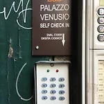 Oda ve Kahvaltı Palazzo Venusio Napoli